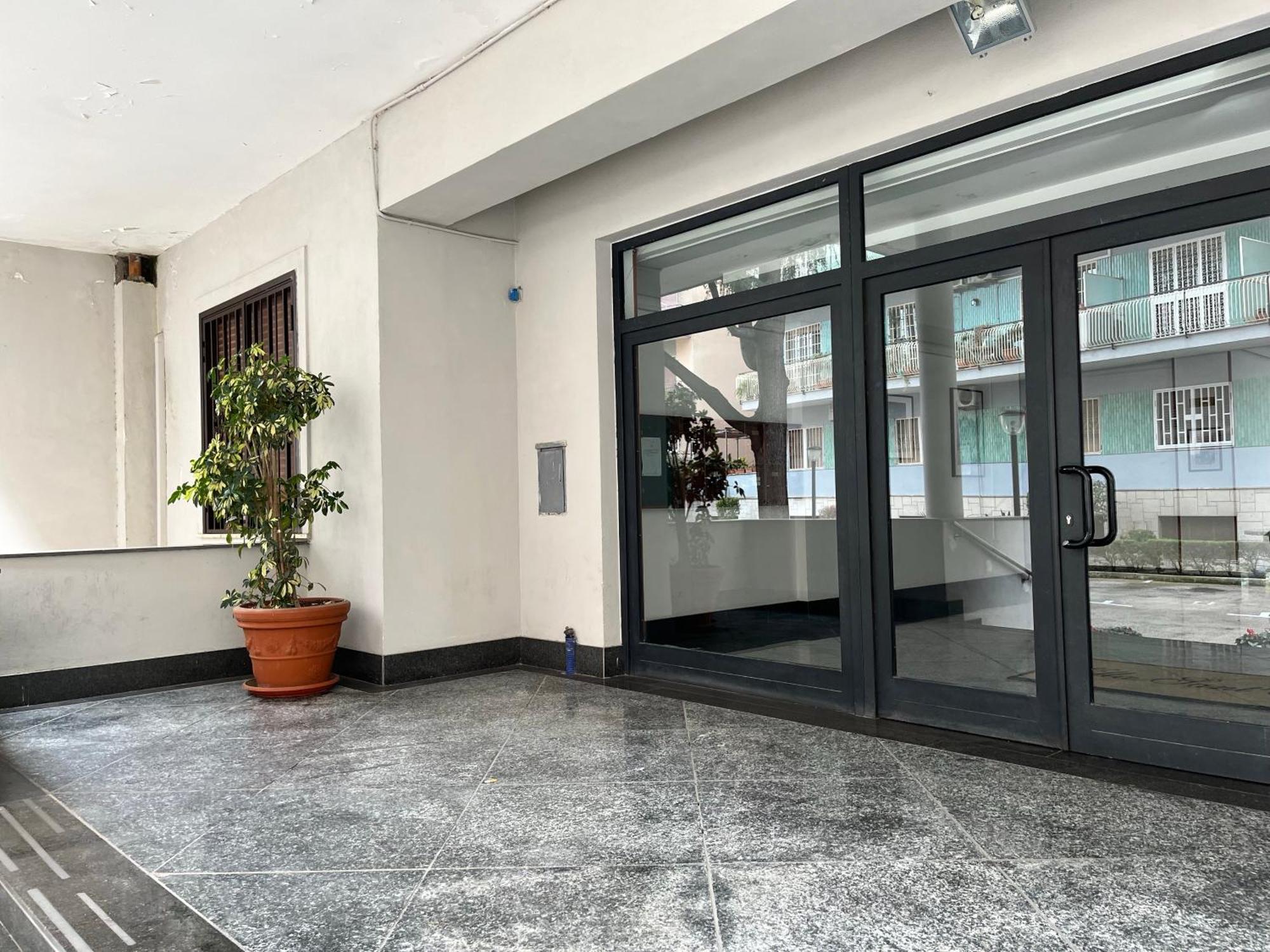Sant'elmo Con Parcheggio Interno * Napels